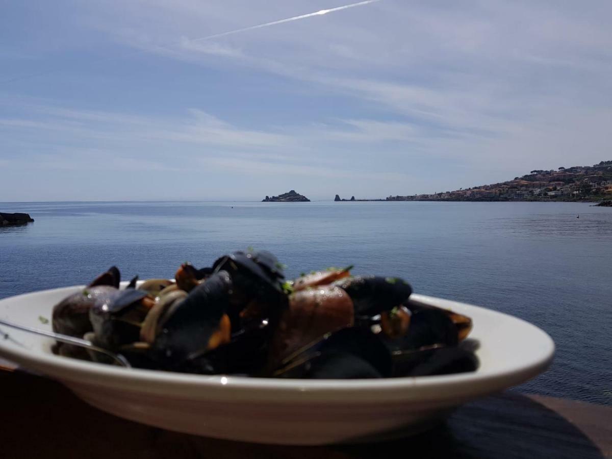 Centrocitta Beach Roccalumera Eksteriør billede
